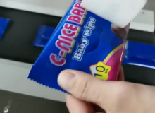 全自动包装机包装酒精作业现场